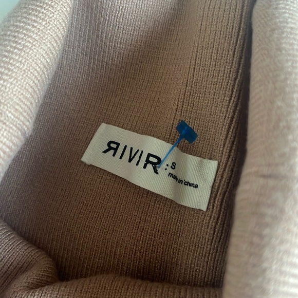 Lounge Set - Picture 3 of 4